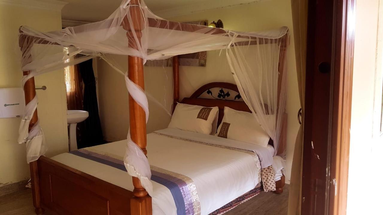 Hippo Safaris Resort Найваша Екстер'єр фото